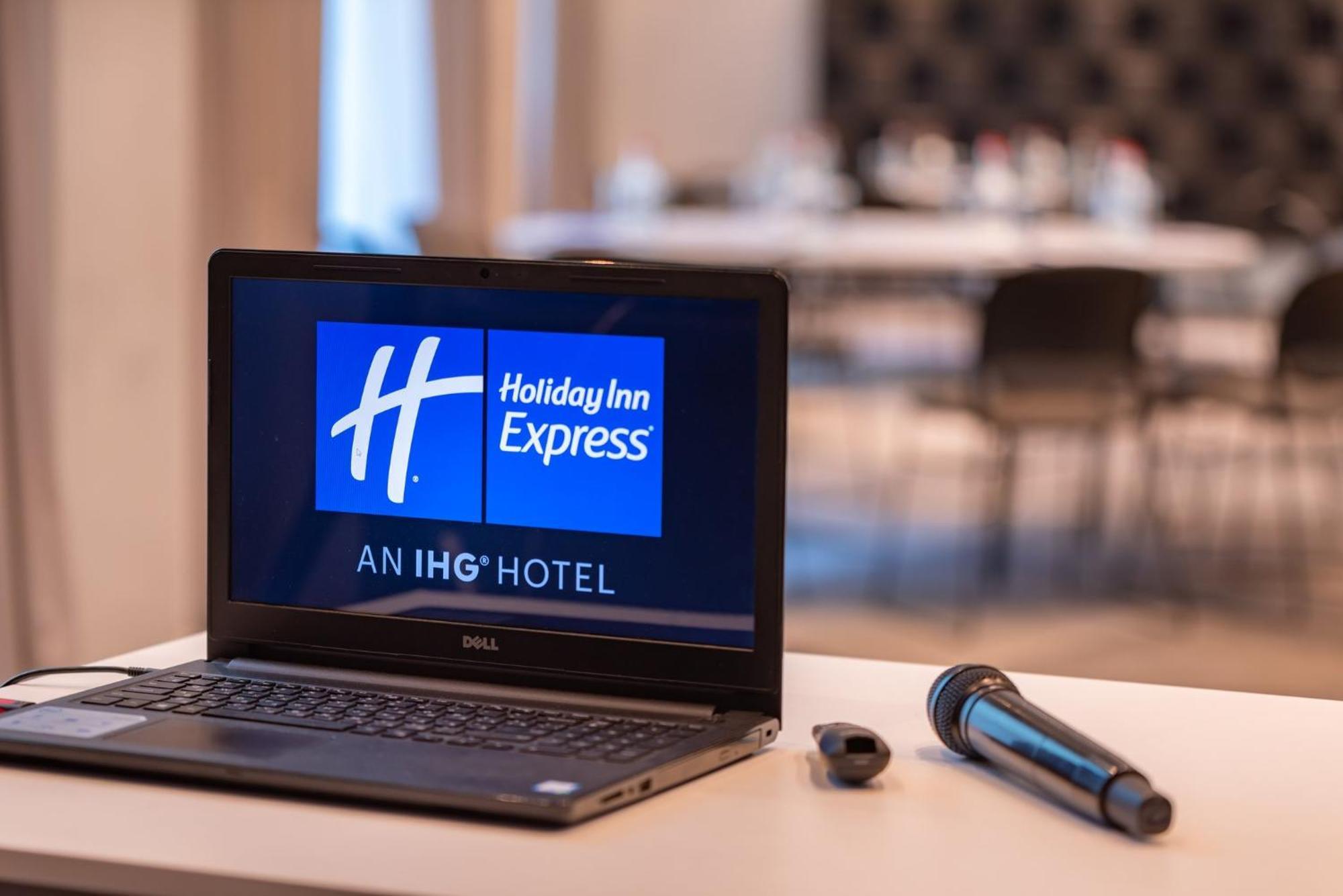 Holiday Inn Express - Yerevan, An Ihg Hotel Ngoại thất bức ảnh